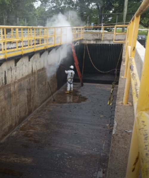 Cleaning of Vessels and Tanks Structures